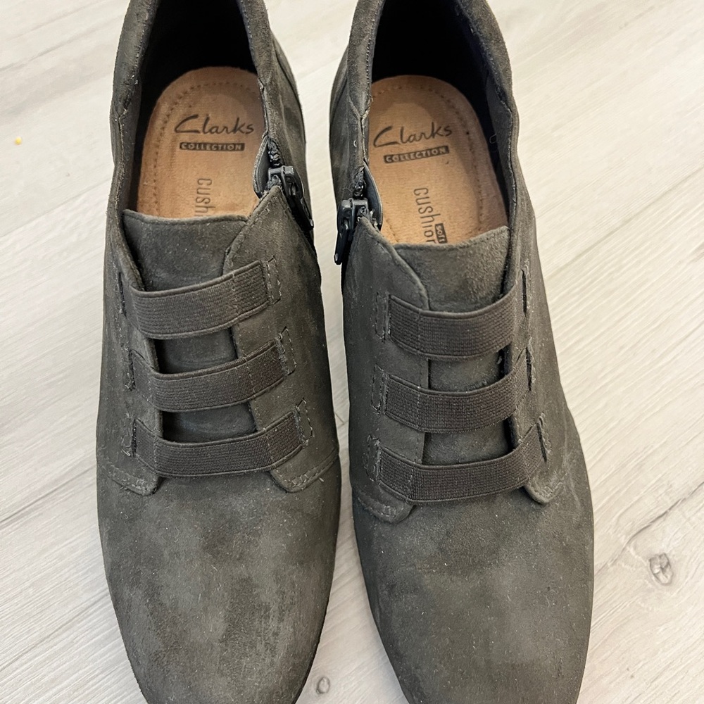Clarks Collection Gray Leather Booties